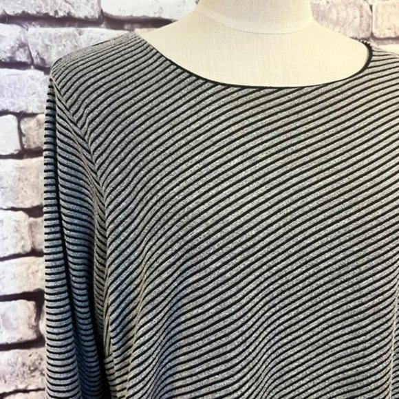 I.N. Studio Black & Gray Long Sleeve Striped Asymmetrical Blouse Size 1X - Picture 2 of 10